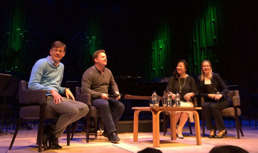 Séance de discussion d'avant-concert avec Eckehard Stier (chef d'orchestre), Gareth Davies (première flûte solo et président du LSO), et Yôko Shimomura